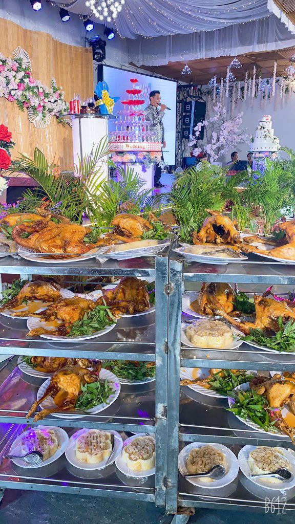 món ăn tiệc cưới